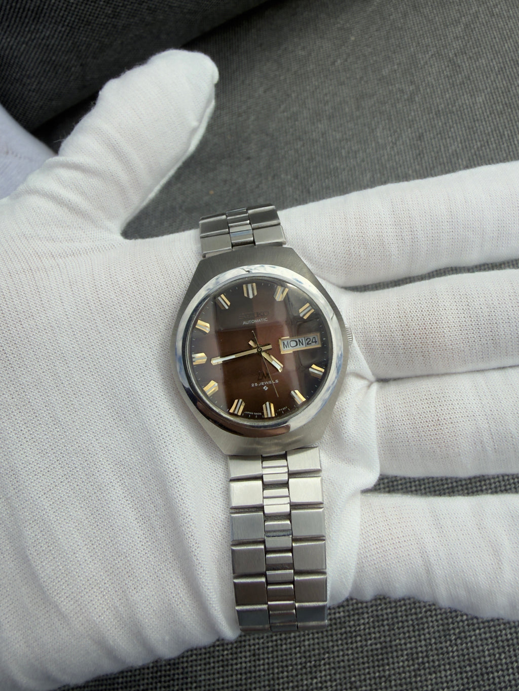 Seiko Lord Matic | 25 Jewels Automatic 5606-7360 | Fumé Chocolate Brown Dial | 1974