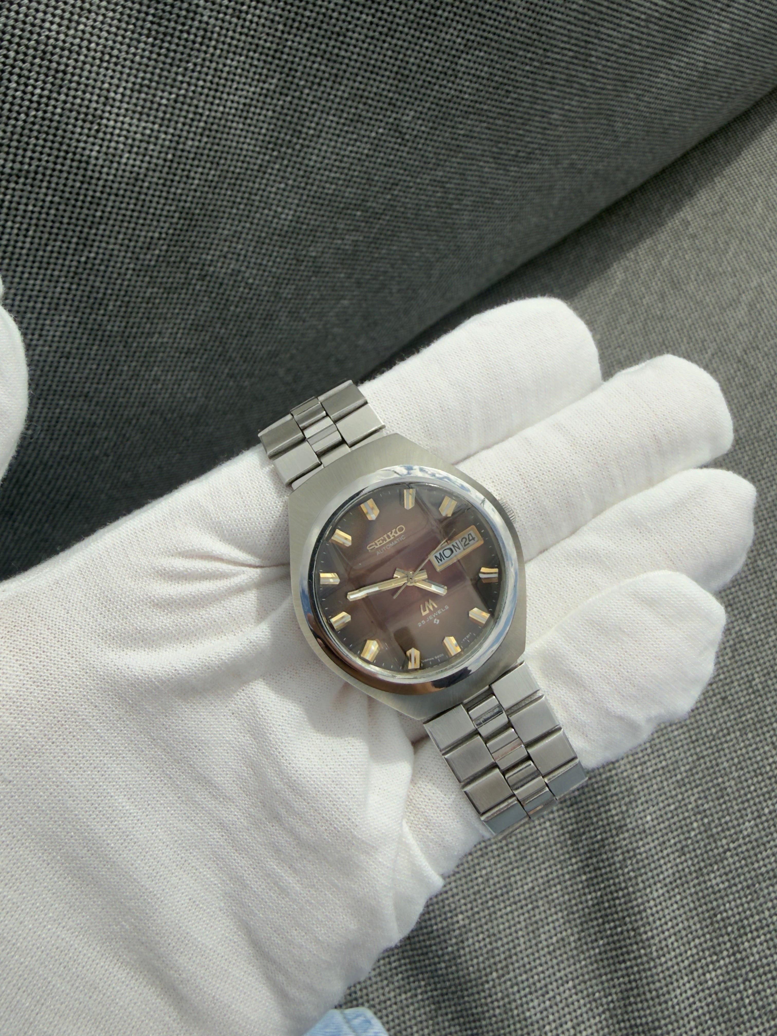 Seiko Lord Matic | 25 Jewels Automatic 5606-7360 | Fumé Chocolate Brown Dial | 1974