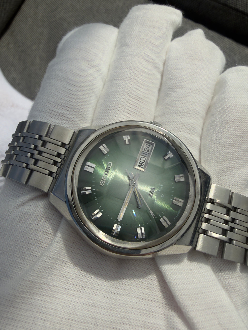 Seiko Lord Matic | 23 Jewels Automatic 5606-7320 | Green Sunburst Dial | 1973