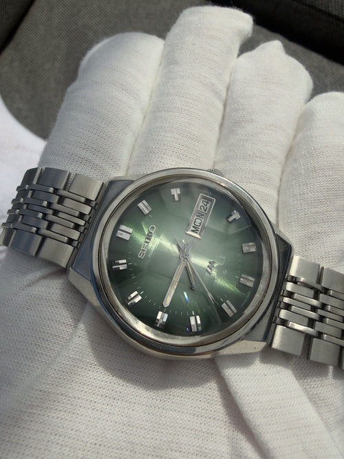 Seiko Lord Matic | 23 Jewels Automatic 5606-7320 | Green Sunburst Dial | 1973