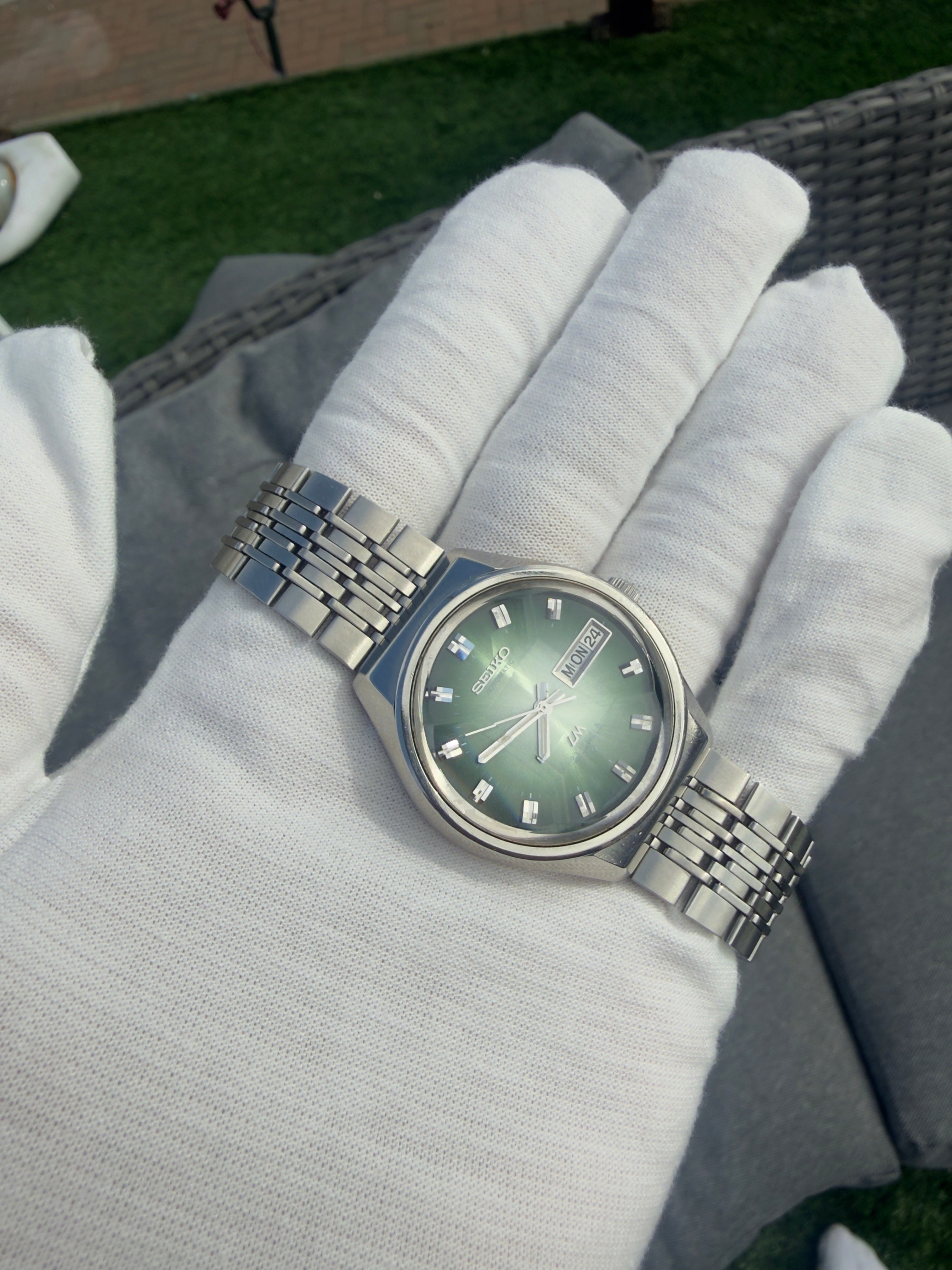 Seiko Lord Matic | 23 Jewels Automatic 5606-7320 | Green Sunburst Dial | 1973